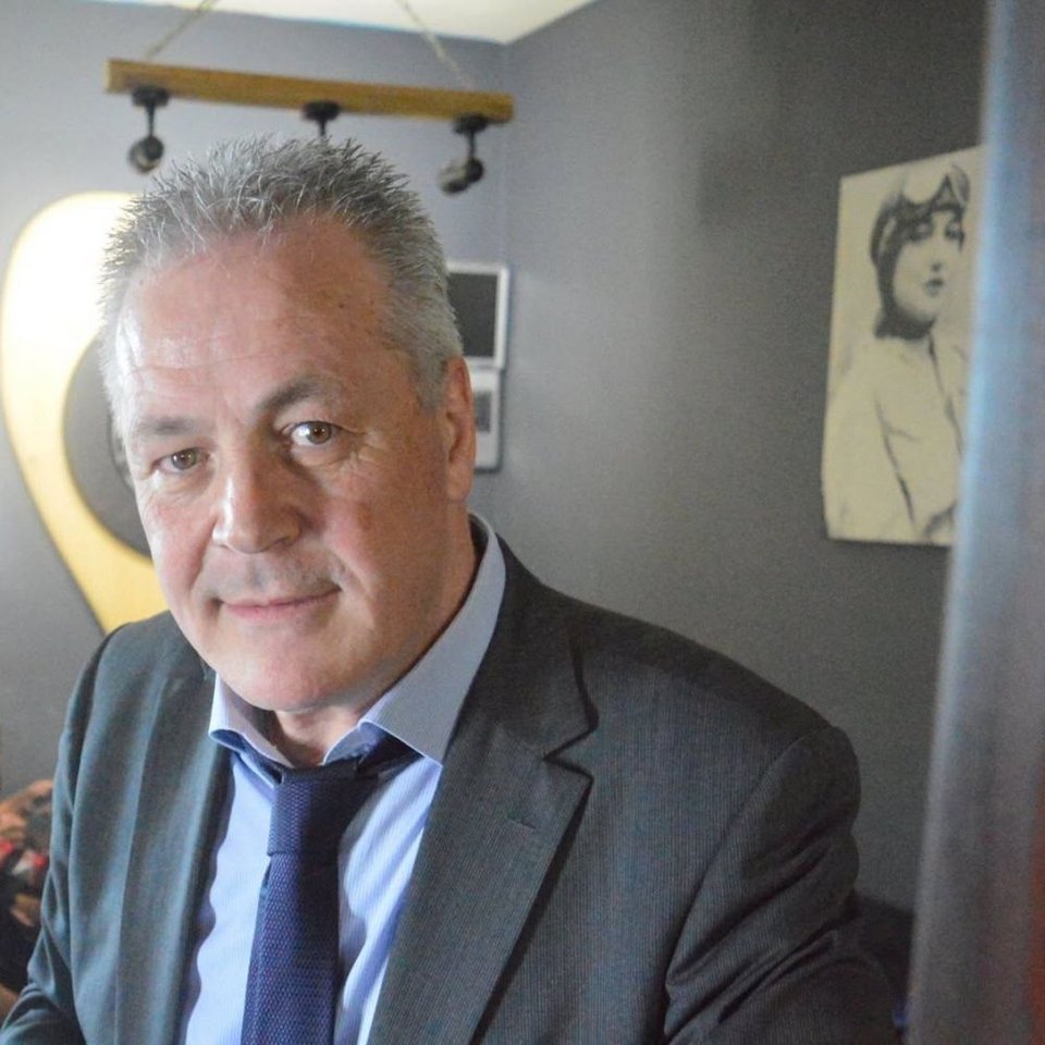 Ο καθηγητής Φυσικής και φροντιστής Γιώργος Χατζητέγας 