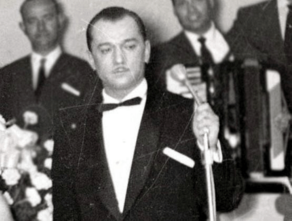 Μανώλης Χιώτης 