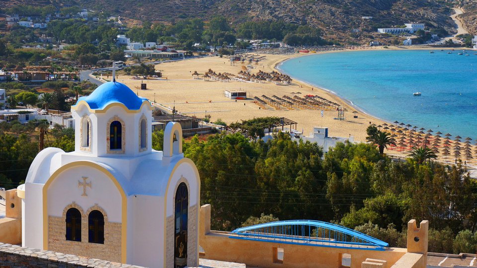 H διάσημη παραλία του Μαγγαναρίου περιγράφεται ως «εκθαμβωτική»