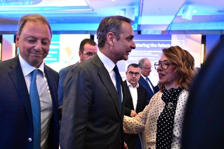 Ο Κυριάκος Μητσοτάκης με τη διευθύντρια του iefimerida, Σοφία Γιαννακά
