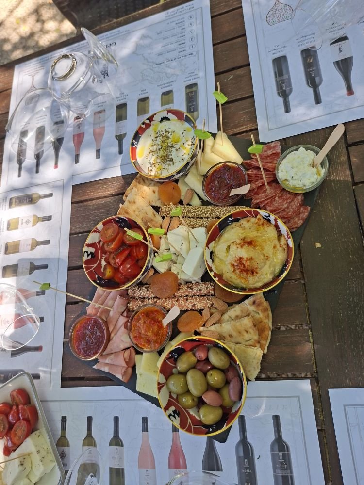 Κρασάκι με τσιμπητούς μεζέδες 