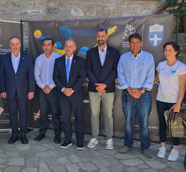 Ηρακλής Τσιτλακίδης Β΄ αντιπρόεδρος της ΠΟΞ, Θεόδωρος Τζούμας δήμαρχος Σκιάθου, Θωμάς Τόκας μέλος της ΕΟΕ, Δημήτρης Μούγιος Ολυμπιονίκης στην Κωπηλασία, Ακης Τσαρούχης πρόεδρος ΕΞΣ, Μαρία Πρεβολαράκη Παγκόσμια πρωταθλήτρια στην Πάλη / Φωτογραφία: ΠΟΞ