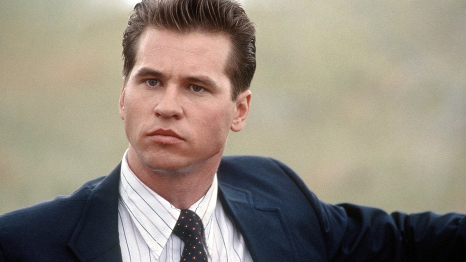 Ο θρυλικός Marlon Brando είχε φτάσει στο σημείο να πετάξει το κινητό τηλέφωνο του Κίλμερ μέσα σε θάμνους και να του πει ότι είχε μπερδέψει το μέγεθος του μισθού του με το μέγεθος του ταλέντου του / ΑΡ  