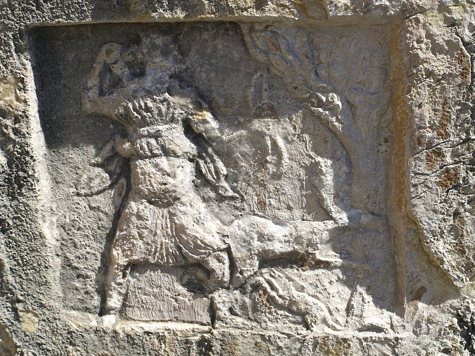 Αρχαϊκά σκαλίσματα στα βουνά της Καβάλας - ΑΠ