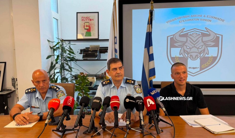 Ο γενικός περιφερειακός αστυνομικός διοικητής Κρήτης, Γιώργος Δούκης, ο ταξίαρχος Κανέλλος Νικολάου και ο διοικητής ασφαλείας κ Σβούρος