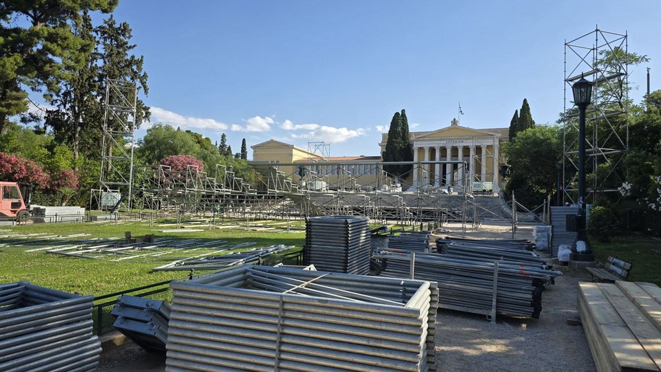 Έναν νέο θεσμό πολιτισμού, τέχνης και αθλητισμού εγκαινιάζει φέτος η Αθήνα με το Φεστιβάλ Ολυμπίων με ένα νέο θερινό θέατρο μέσα στο Ζάππειο