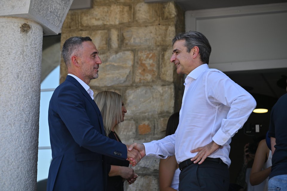 Ο Πρωθυπουργός, Κυριάκος Μητσοτάκης, με τον Πρόεδρο του Kaizen Foundation, Πάνο Κωνσταντόπουλο