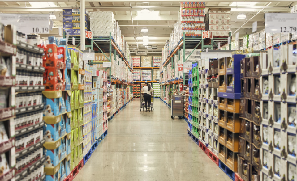 Τα τελευταία χρόνια, πολλά καταστήματα Costco έχουν θεσπίσει τον ρόλο του «προπονητή κουλτούρας» για παλαιότερους ωρομίσθιους υπαλλήλους, ώστε να λειτουργούν ως επίσημοι μέντορες, ακόμη κι αν δεν είναι προϊστάμενοι / COSTCO