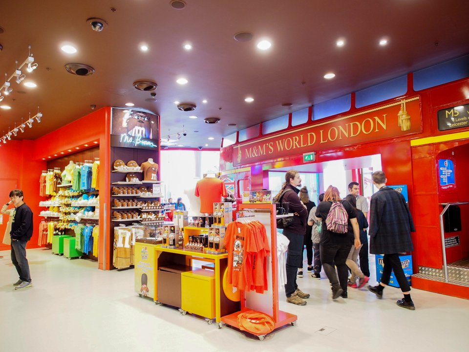 Μέσα το κατάστημα M&amp;M World στο Λονδίνο 