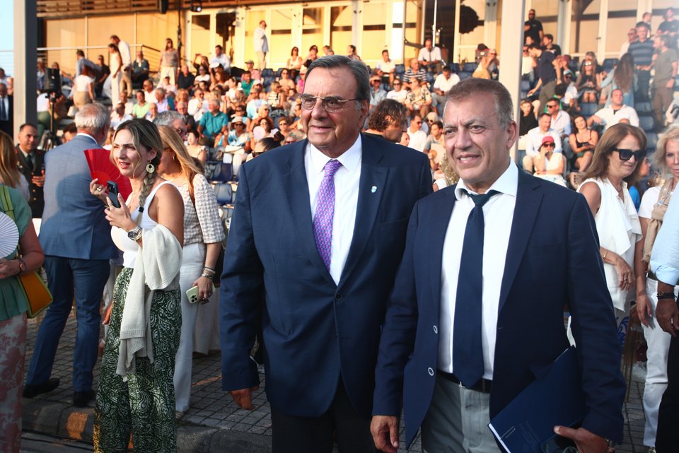 Ο πρόεδρος της Ελληνικής Ολυμπιακής Επιτροπής, Ισίδωρος Κούβελος και ο αναπληρωτής υπουργός Αθλητισμού, Γιάννης Βρούτσης / Eurokinissi