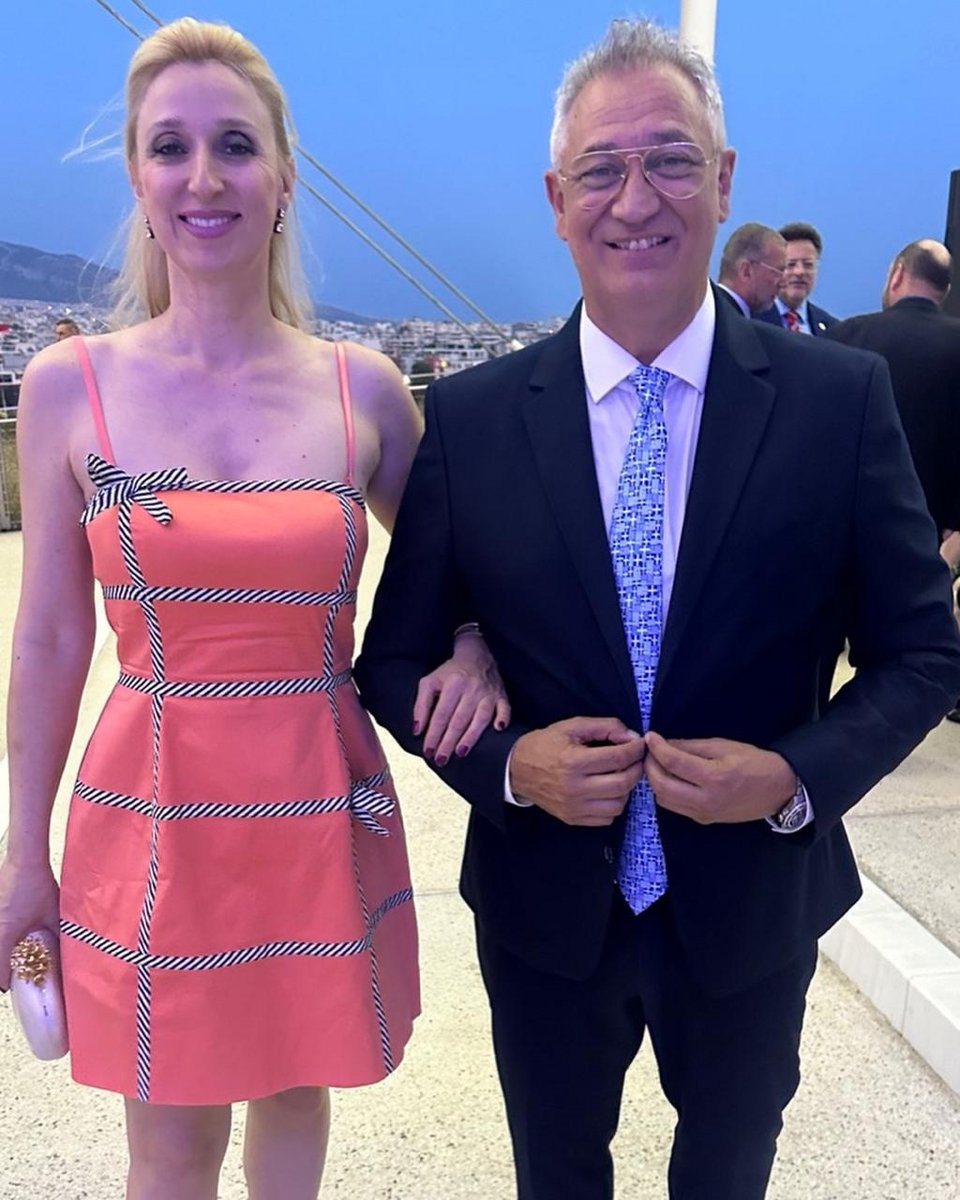 O PR Manager Γιώργος Ντάβλας με τη σύζυγό του
