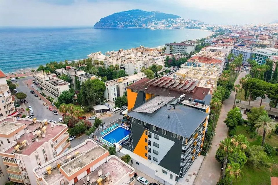Η 47χρονη Βρετανίδα υποβλήθηκε σε αισθητικές επεμβάσεις στην Αττάλεια της Τουρκίας
