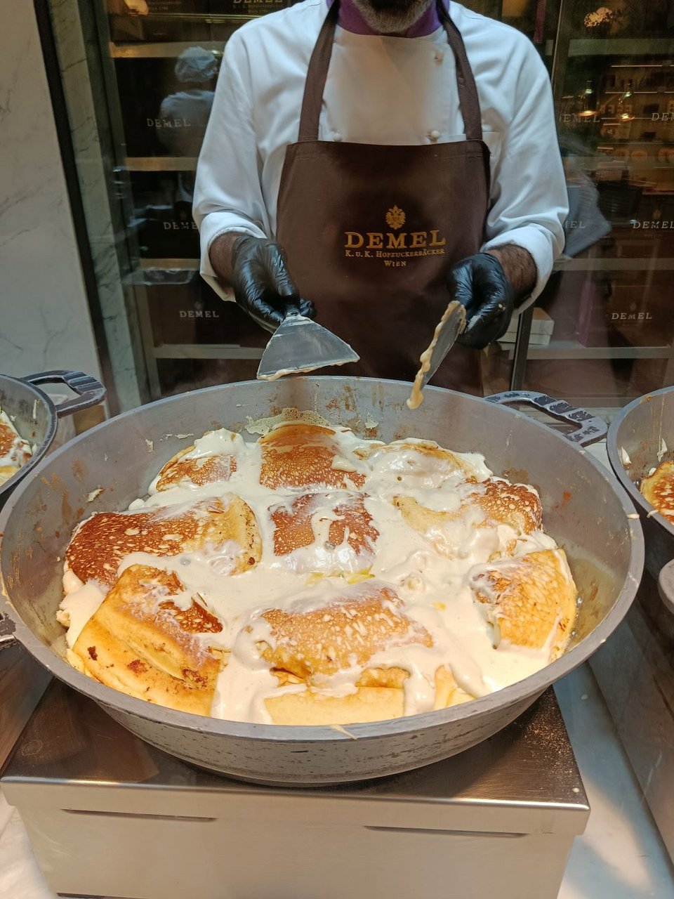το θρυλικό ζαχαροπλαστείο Demel στη Βιέννη 