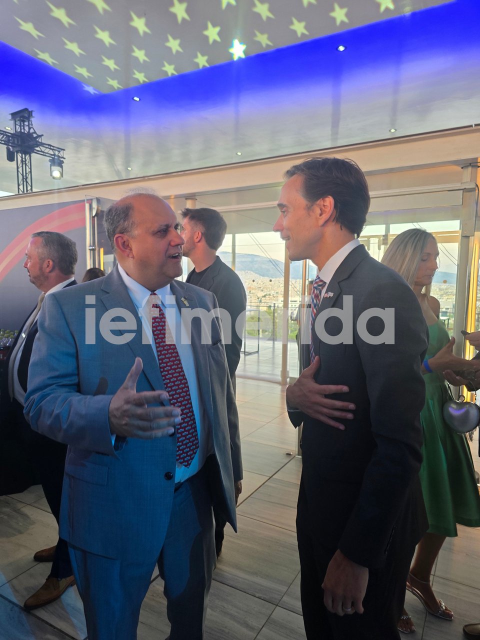 Ο Τζος Χακ με τον Πρίεδρο του ΑΗΙ Νίκο Λαρυγγάκη