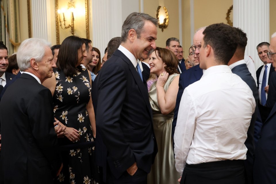 Ο πρωθυπουργός και ο Πρόεδρος της Δημοκρατίας συνομίλησαν με τους αριστούχους των Πανελλαδικών Γιώργο Μυριάδη και Ανδρέα Οικονομόπουλο