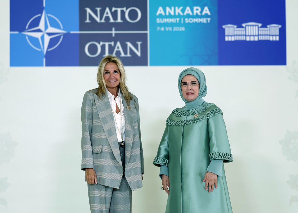 Η Εμινέ Ερντογάν με τη Μαρέβα Γκραμπόφσκι-Μητσοτάκη