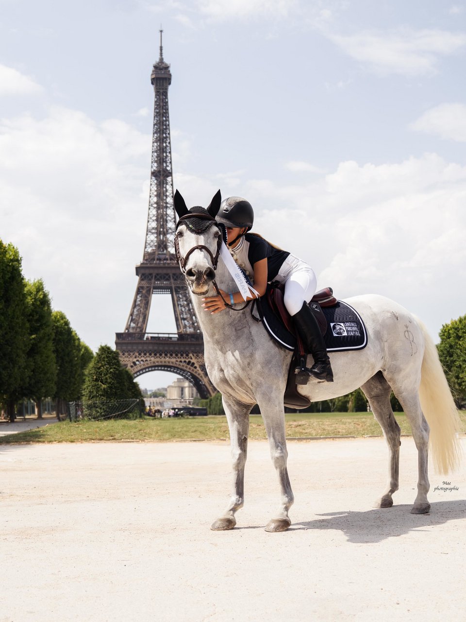 Η Τζούλια Σαρκοζί στους αγώνες Longine Paris Eiffel Jumping 