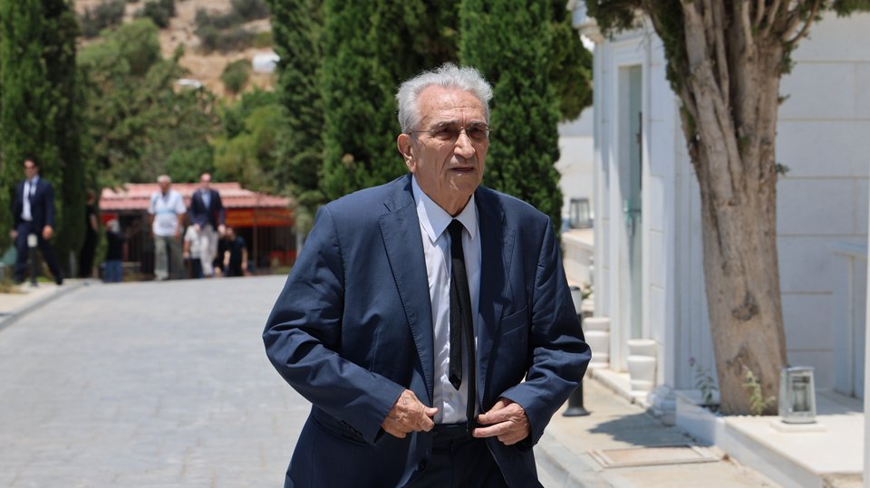 Ο αδερφός του Βασίλη Λεβέντη, Γιώργος, ομότιμος καθηγητής Εργατικού Δικαίου στο ΕΚΠΑ