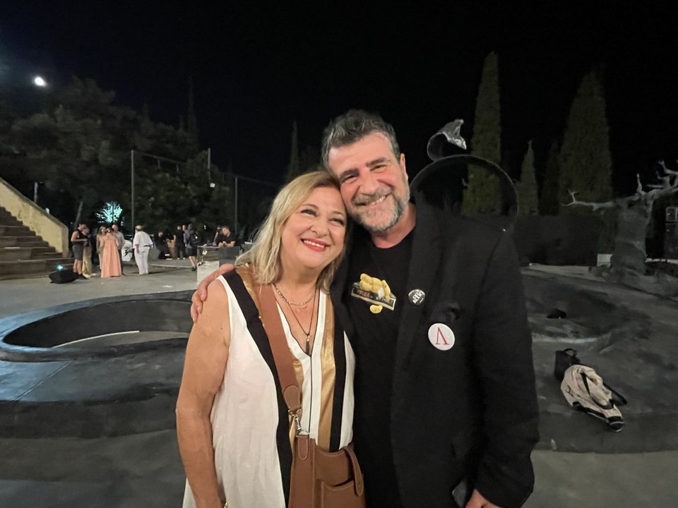 Ελισάβετ Κωνσταντινίδου (Λυσιστράτη)- Αστέριος Πελτέκης (Σκηνοθεσία-Δραματουργική επεξεργασία-Aπόδοση)