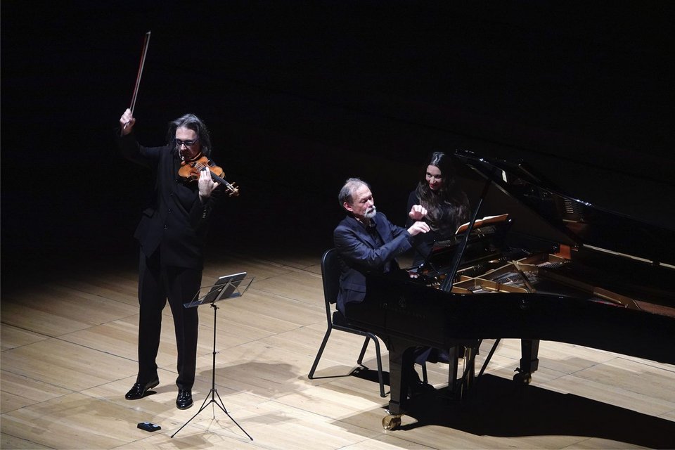 Ο Λεωνίδας Καβάκος στο Μέγαρο Μουσικής 15, 17 και 18 Απριλίου 