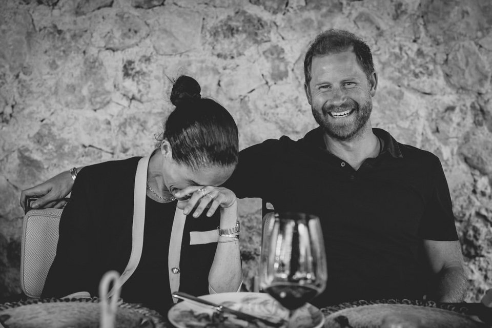 Πρίγκιπας Χάρι και Μέγκαν σε ένα χαλαρό δείπνο με γέλια