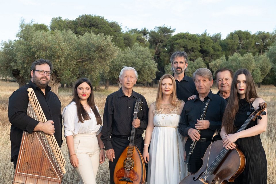 Η Κυρά Φροσύνη του Αριστοτέλη Βαλαωρίτη, σε σύλληψη, καλλιτεχνική διεύθυνση και μουσική της Ξανθούλας Ντακοβάνου, στο Αρχαίο Θέατρο Δωδώνης