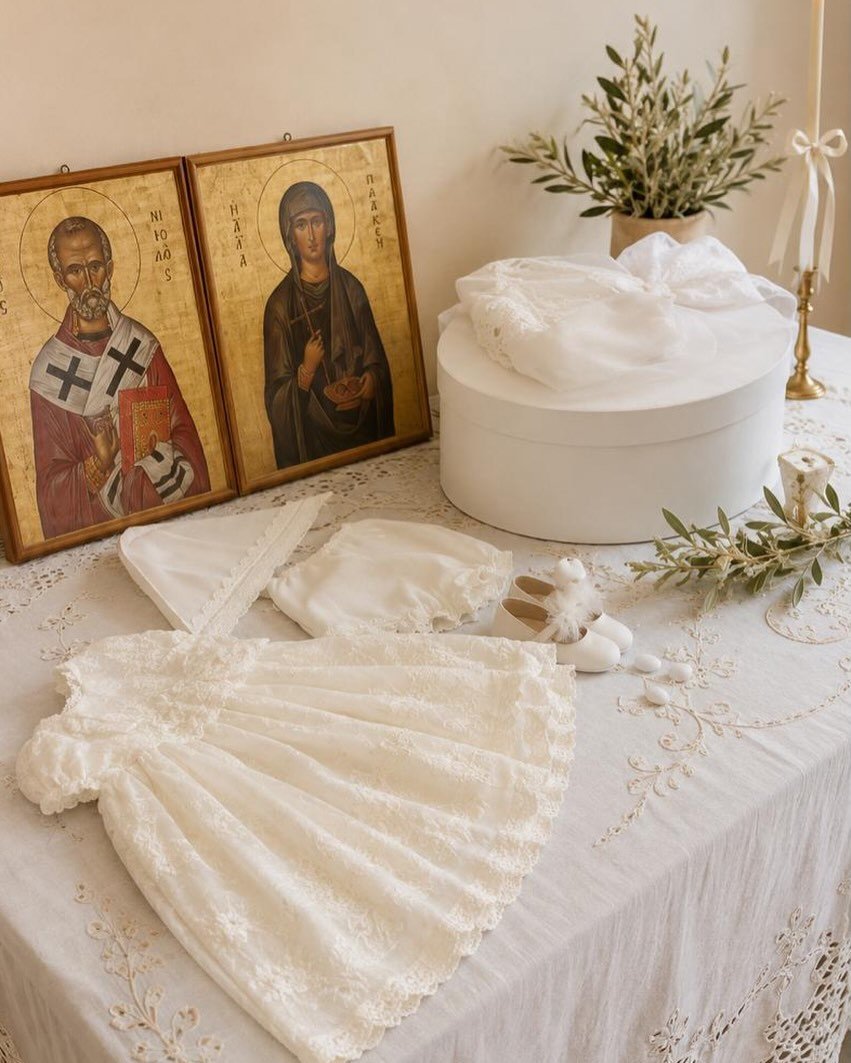 Τα βαφτιστικά ρούχα
