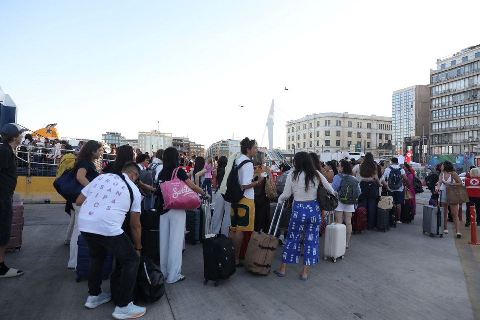 Αυξημένη κίνηση στο λιμάνι του Πειραιά, λόγω των αδειούχων του Αυγούστου (ΔΑΝΑΗ ΔΑΥΛΟΠΟΥΛΟΥ / EUROKINISSI)