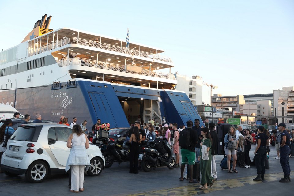 Αυξημένη κίνηση στο λιμάνι του Πειραιά, λόγω των αδειούχων του Αυγούστου (ΔΑΝΑΗ ΔΑΥΛΟΠΟΥΛΟΥ / EUROKINISSI)
