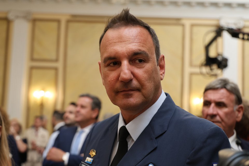 Ο πιλότος Γιώργος Χατζόπουλος που προσγείωσε ασφαλώς το F-16 στη Ζάκυνθο