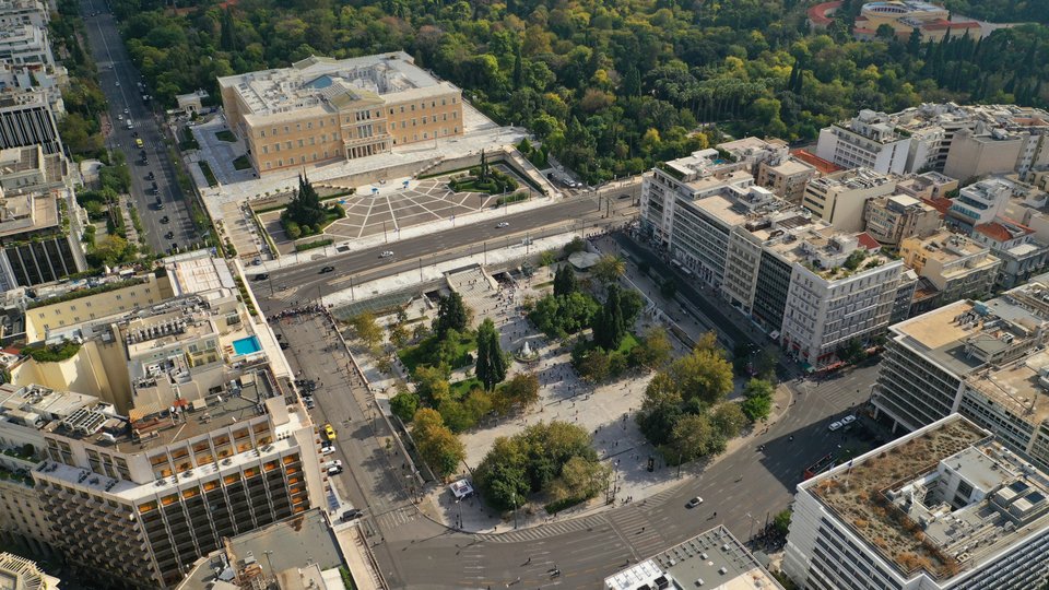 Πανοραμική άποψη της πλατείας Συντάγματος/Φωτογραφία: Shutterstock 