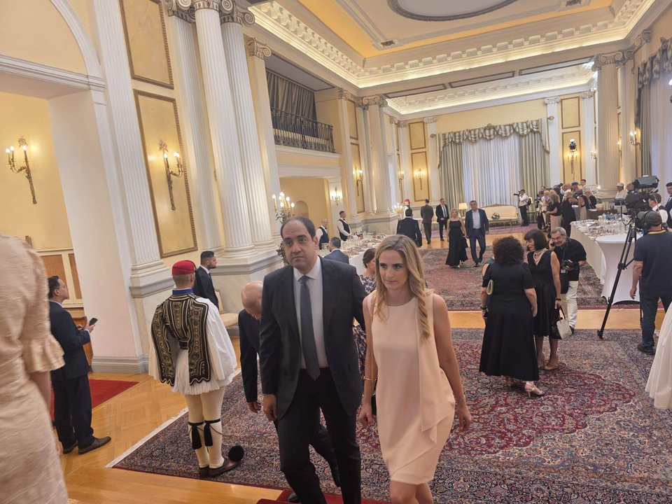 Ο βουλευτής της ΝΔ Γιάννης Κεφαλογιάννης με τη σύζυγό του