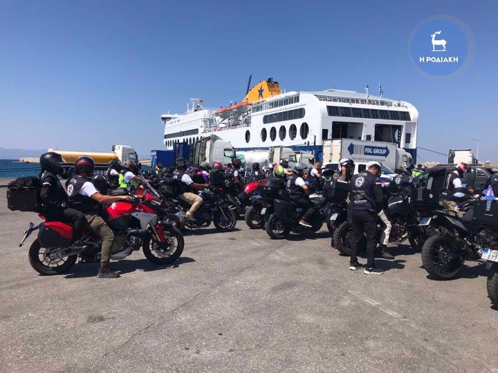 Κύπριοι μοτοσικλετιστές στο λιμάνι της Ρόδου 