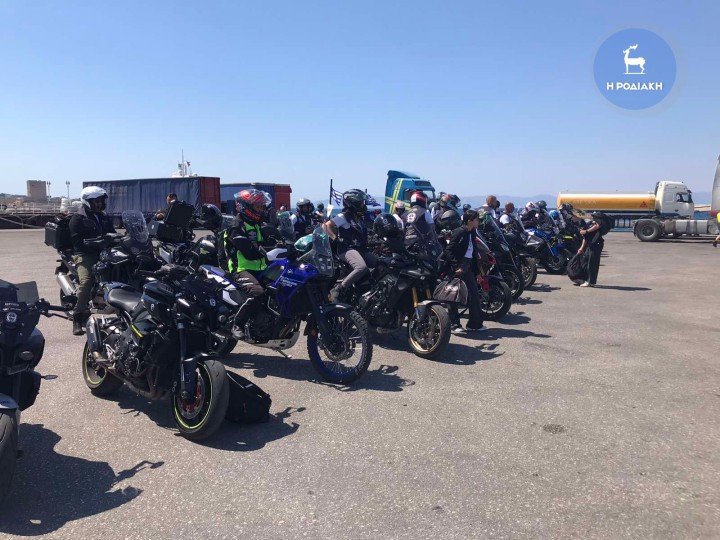 Κύπριοι μοτοσικλετιστές στο λιμάνι της Ρόδου 