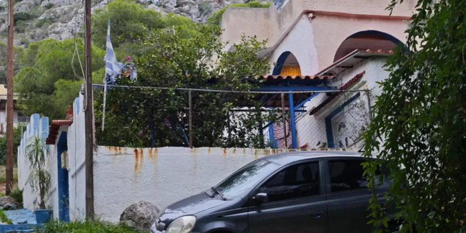 Το σπίτι όπου βρέθηκε νεκρή η 75χρονη στη Σαλαμίνα