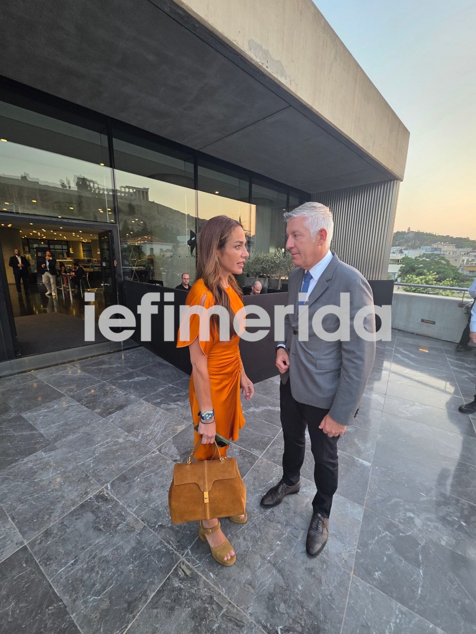 Η Δόμνα Μιχαηλίδου με τον Στέφανο Χανδακά