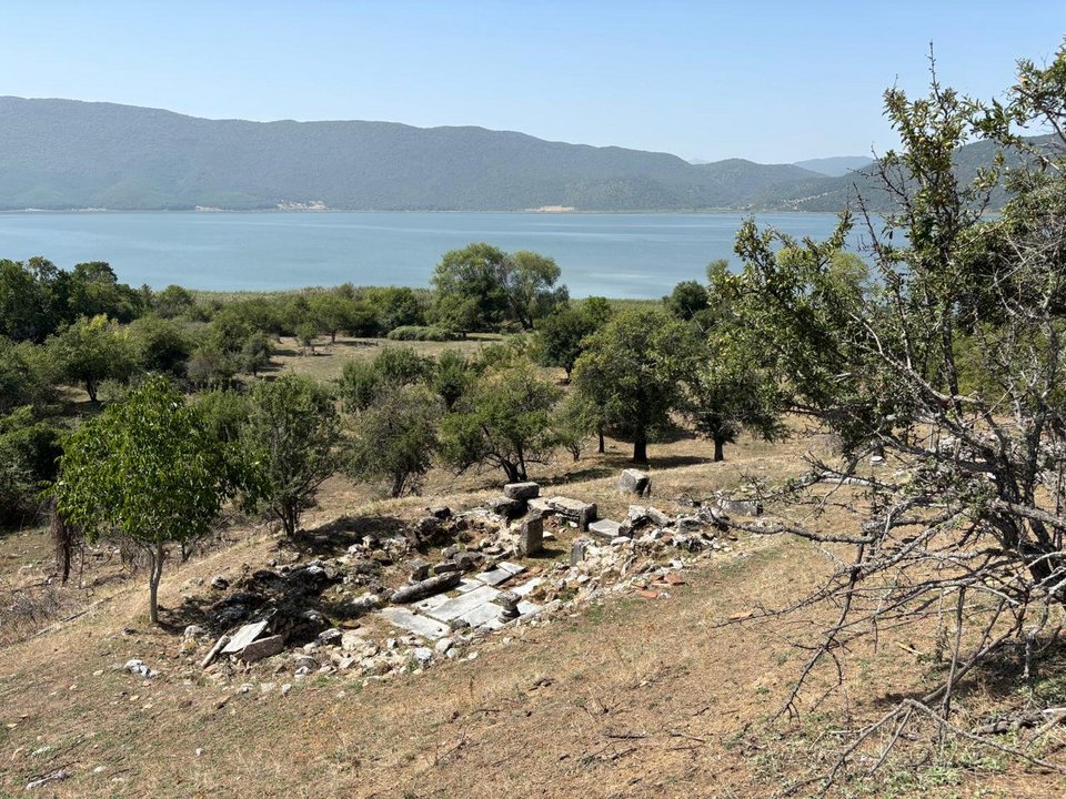 Κατάλοιπα Ναού Αγίων Αποστόλων