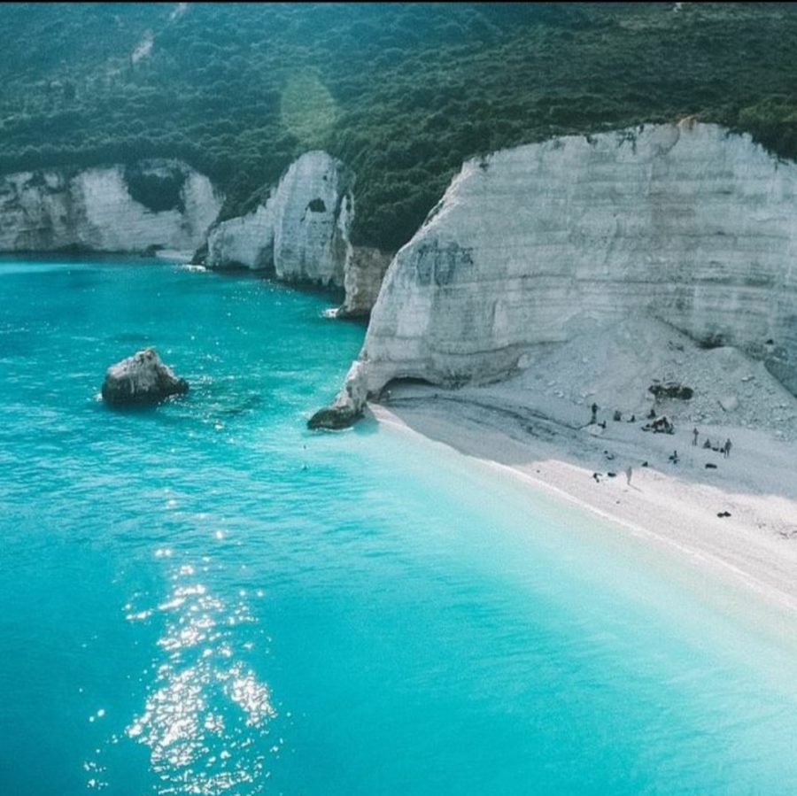 Η Κεφαλονιά προσφέρει παραθαλάσσια ξενοδοχεία κάτω από 100 δολάρια και την περίφημη λίμνη Μελισσάνη / WIKIPEDIA  