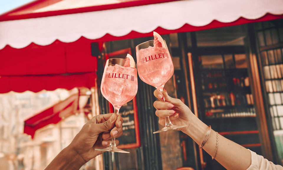 Ένα δροσερό spritz με βάση το κρασί, με 8,5% αλκοόλ και 133 θερμίδες