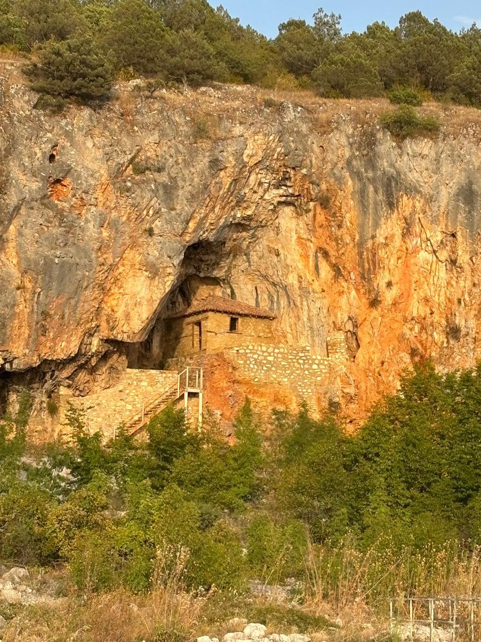 To Ασκηταριό της Μεταμορφώσεως