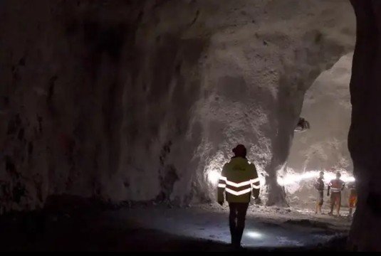 Εργοτάξιο της Brünig Mega Safe AG στις ελβετικές Άλπεις