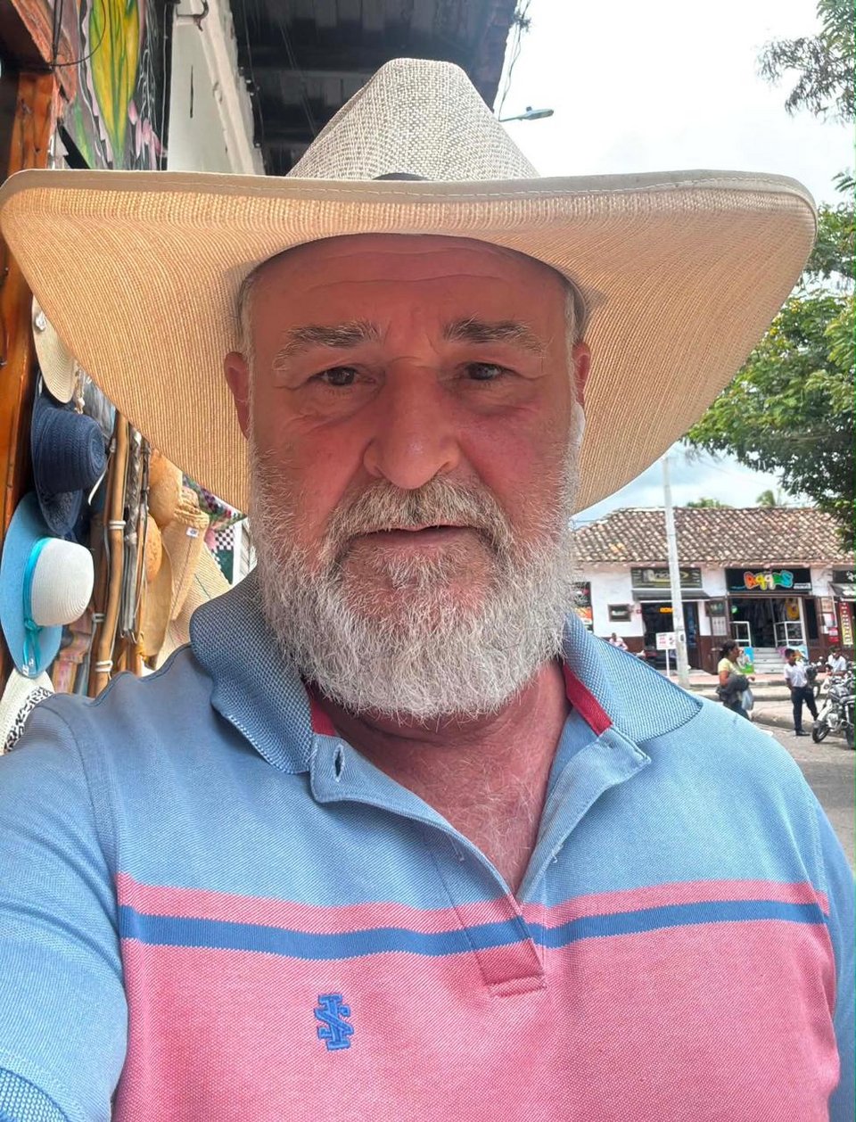 O Δημήτρης Χριστόπουλος, ο οποίος μένει στην Κολομβία εδώ και 14 χρόνια
