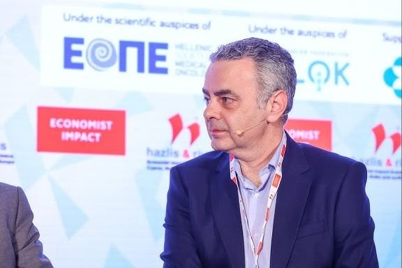 Ο πρόεδρος της Εταιρείας Ογκολόγων Παθολόγων Ελλάδας, αναπληρωτής καθηγητής Εμμανουήλ Σαλούστρος