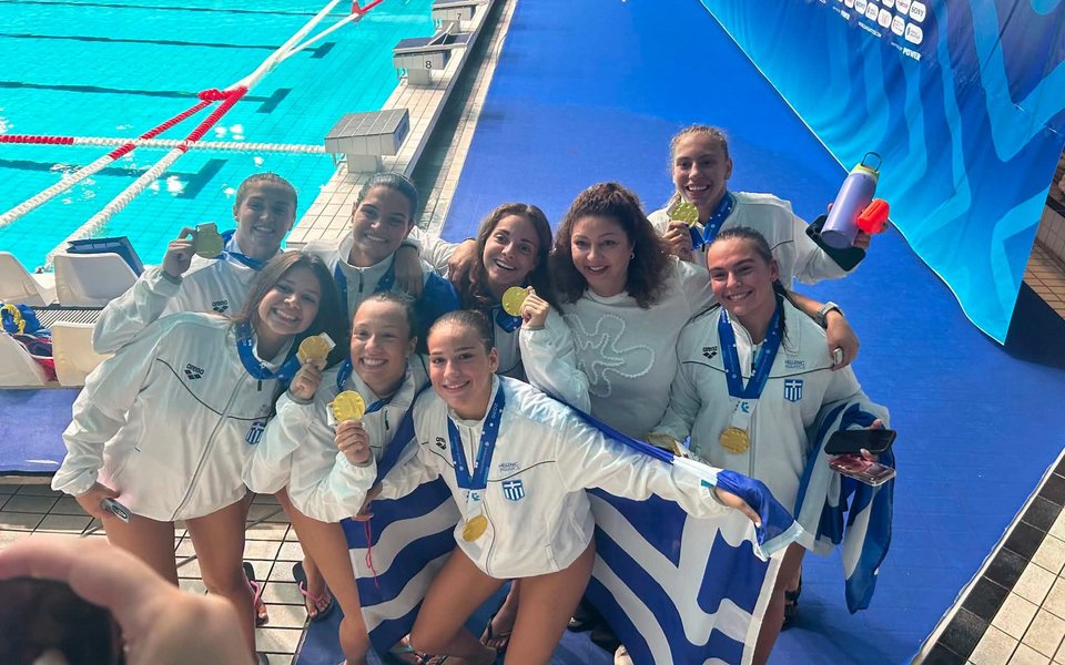 Σέλφι της εθνικής κορασίδων μετά την απονομή στο Παγκόσμιο Πρωτάθλημα Κ16 / Screenshot