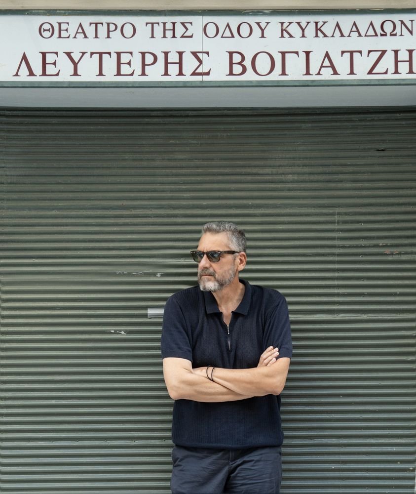 Σκηνοθεσία – Μετάφραση: Γιώργος Σκεύας