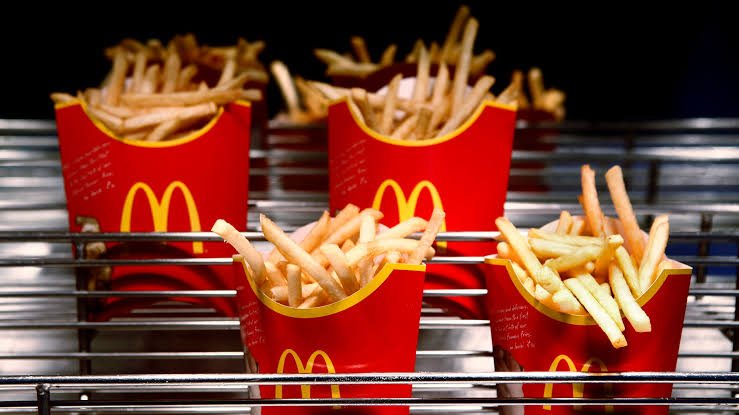 Οι αρχικές πατάτες του McDonald's τηγανίζονταν σε ζωικό λίπος βοδινού. Ακριβώς γι' αυτόν τον λόγο εξοβελίστηκαν από την παραγωγή χάρη σε έναν καλοπροαίρετο επιχειρηματία και αυτοαποκαλούμενο υπερασπιστή της δημόσιας υγείας / WIKIPEDIA