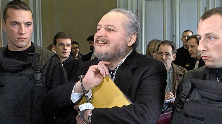 Σε επόμενες δίκες ισχυρίστηκε ότι δεν γνωρίζει τίποτα ούτε για την επίθεση με χειροβομβίδα σε εμπορικό κέντρο στο Παρίσι το 1974, ούτε για το κύμα βομβιστικών επιθέσεων στη Δυτική Ευρώπη και τον Λίβανο μετά το 1982 / ΥΟUTUBE