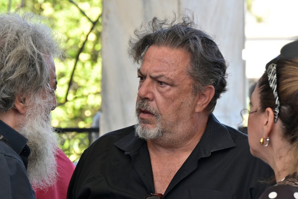 Ο Στάθης Σταμουλακάτος