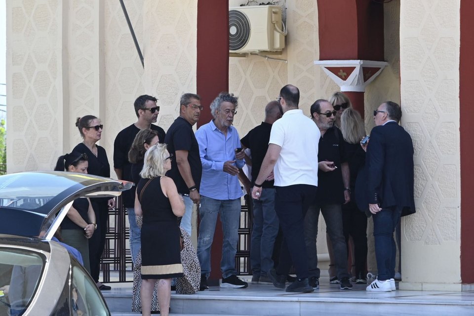 Συγγενείς και φίλοι στο τελευταίο «αντίο»  