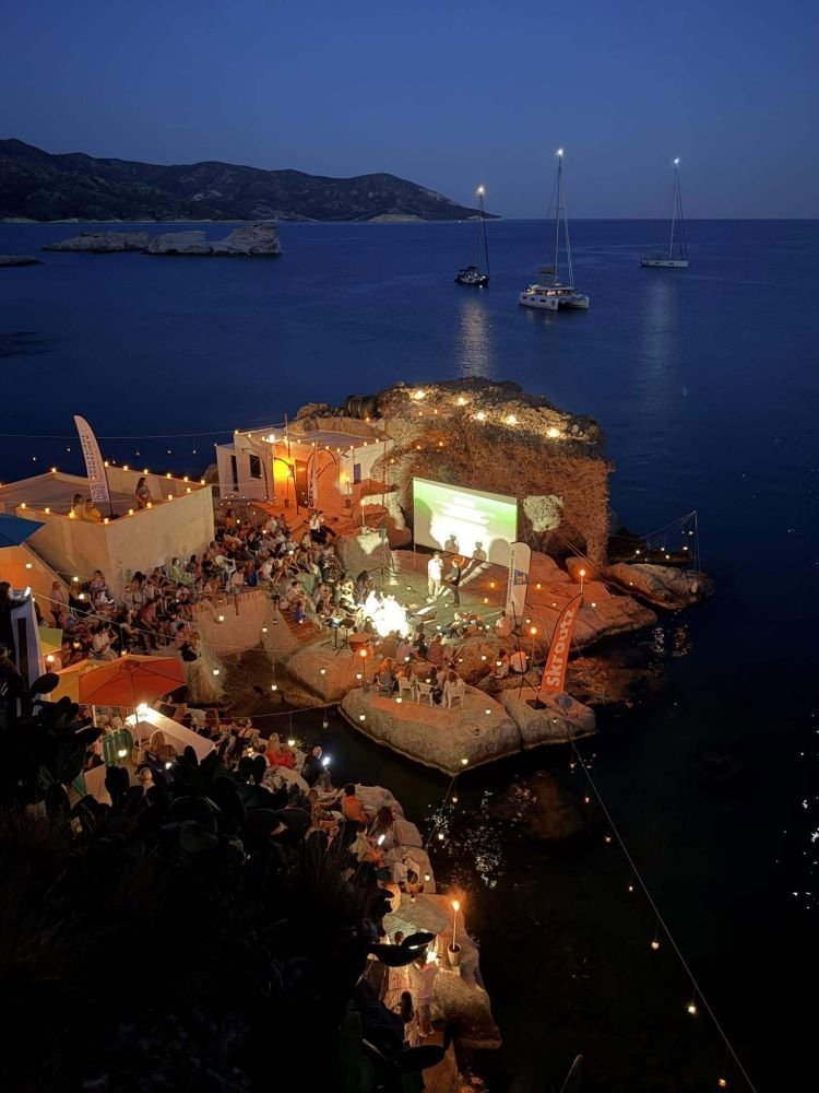 Cine Καλησπερίτης από ψηλά 
